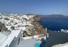 Romantický ostrov Santorini ako ideálna svadobná cesta
